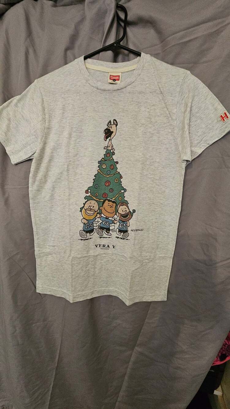 Homage Vera Y Records Christmas Tree Peanuts Style Graphic T-Shirt Heather XS